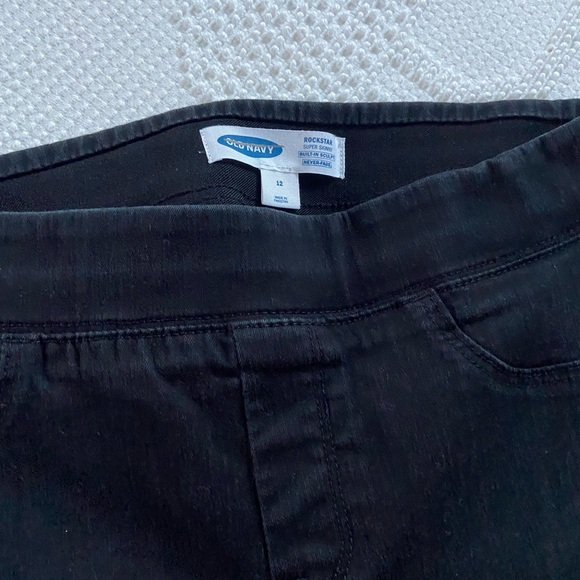 Old Navy Rockstar Super Skinny Sz 12 High-Rise Never Fade Black JacK Jeggings - Picture 2 of 6